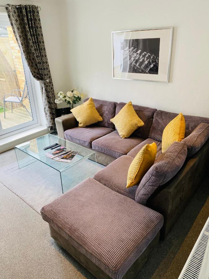 Arma Short Stays 122 - Spacious 3 Bed Oxford House Sleeps 6- Free Parkng For 2 Vehicles - Large Garden Exterior photo